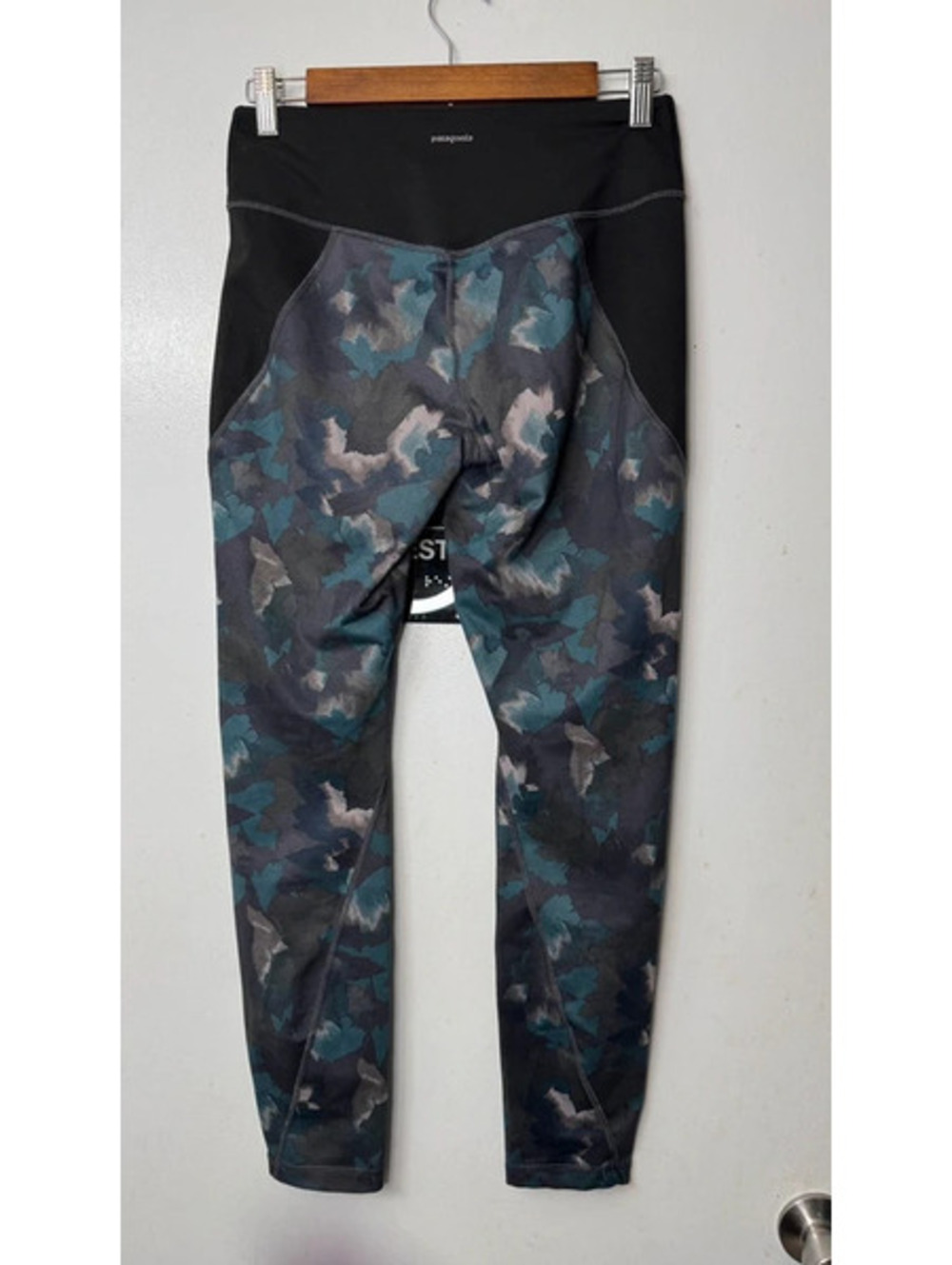Patagonia Centered Blue Crop Leggings Size Medium - Picture 2 of 5